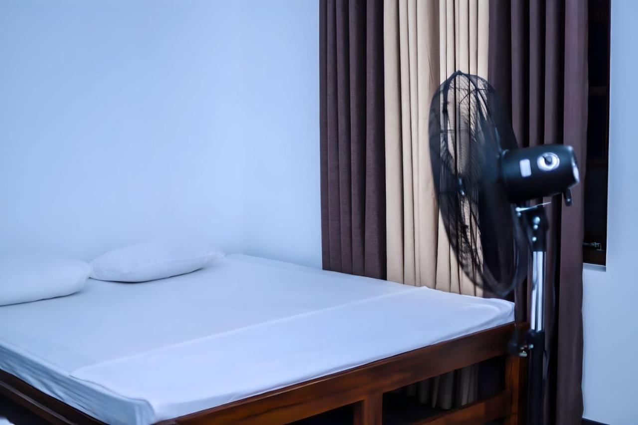 Royal Hub Hotel Kudapaduwa Kültér fotó