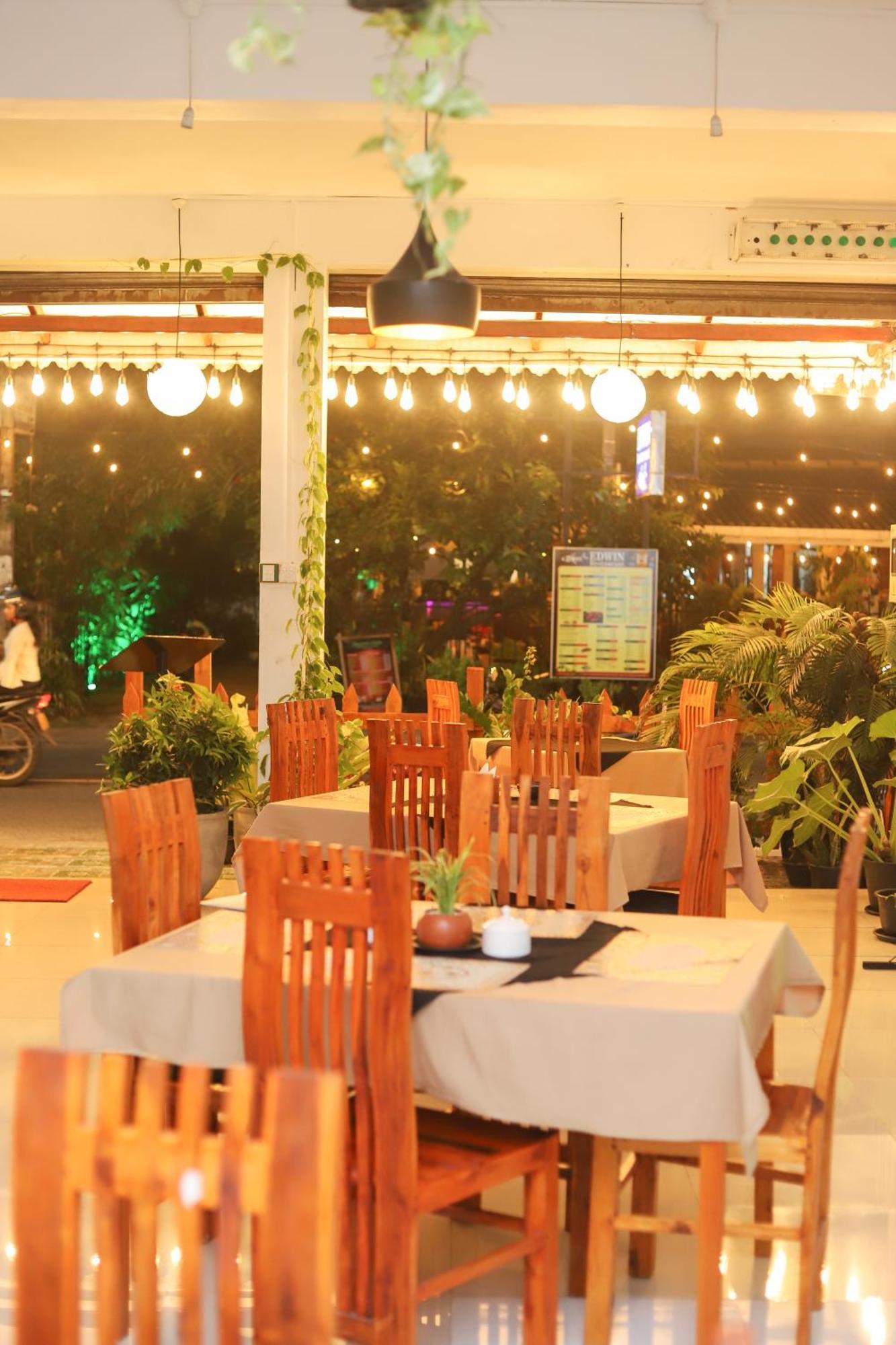 Royal Hub Hotel Kudapaduwa Kültér fotó