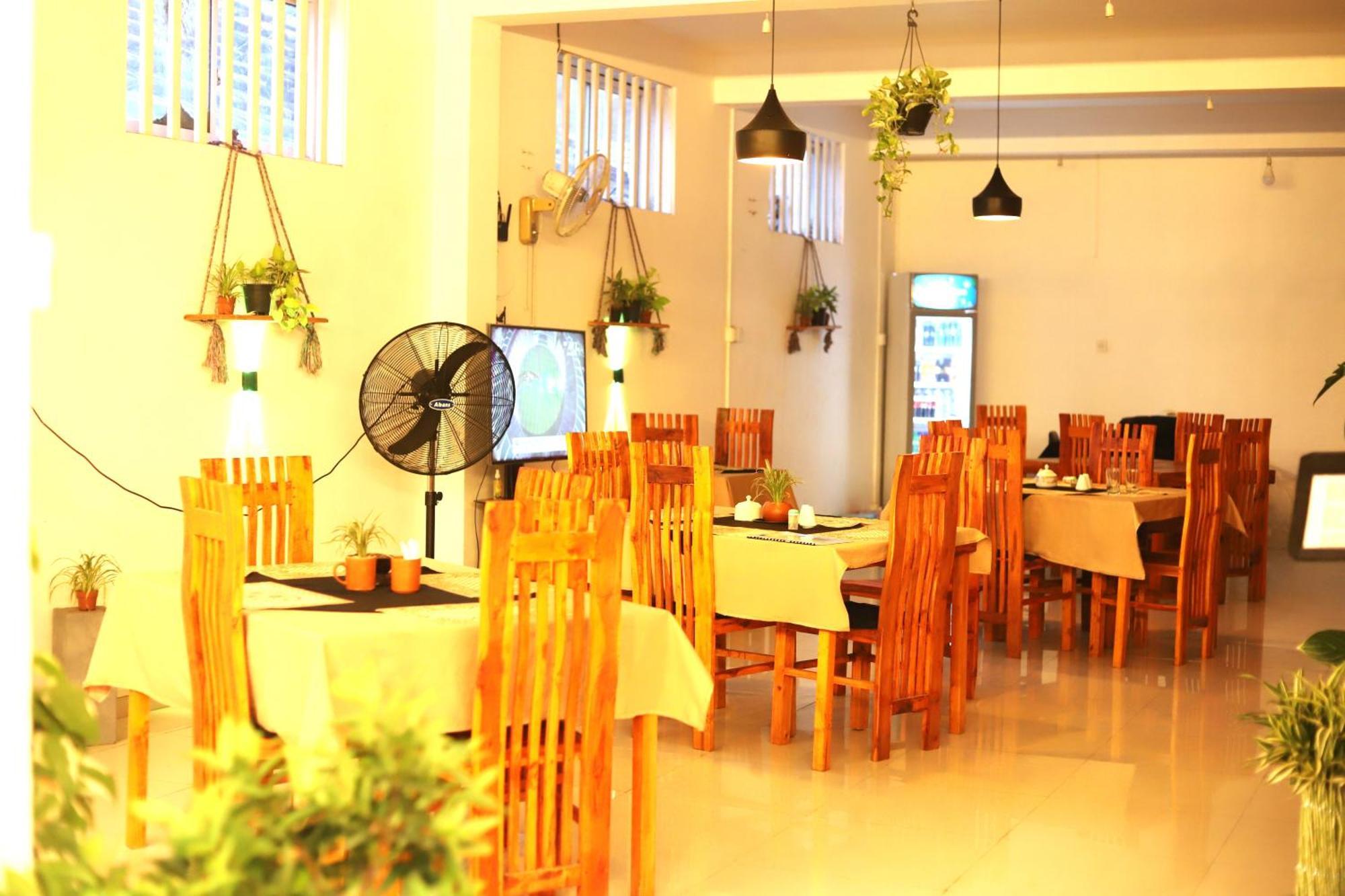 Royal Hub Hotel Kudapaduwa Kültér fotó